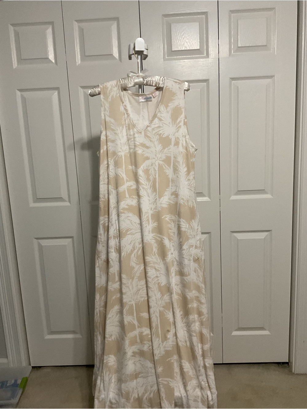 Kim GravelSleeveless V-Neck Palm Print Maxi Dress in Beige and White
